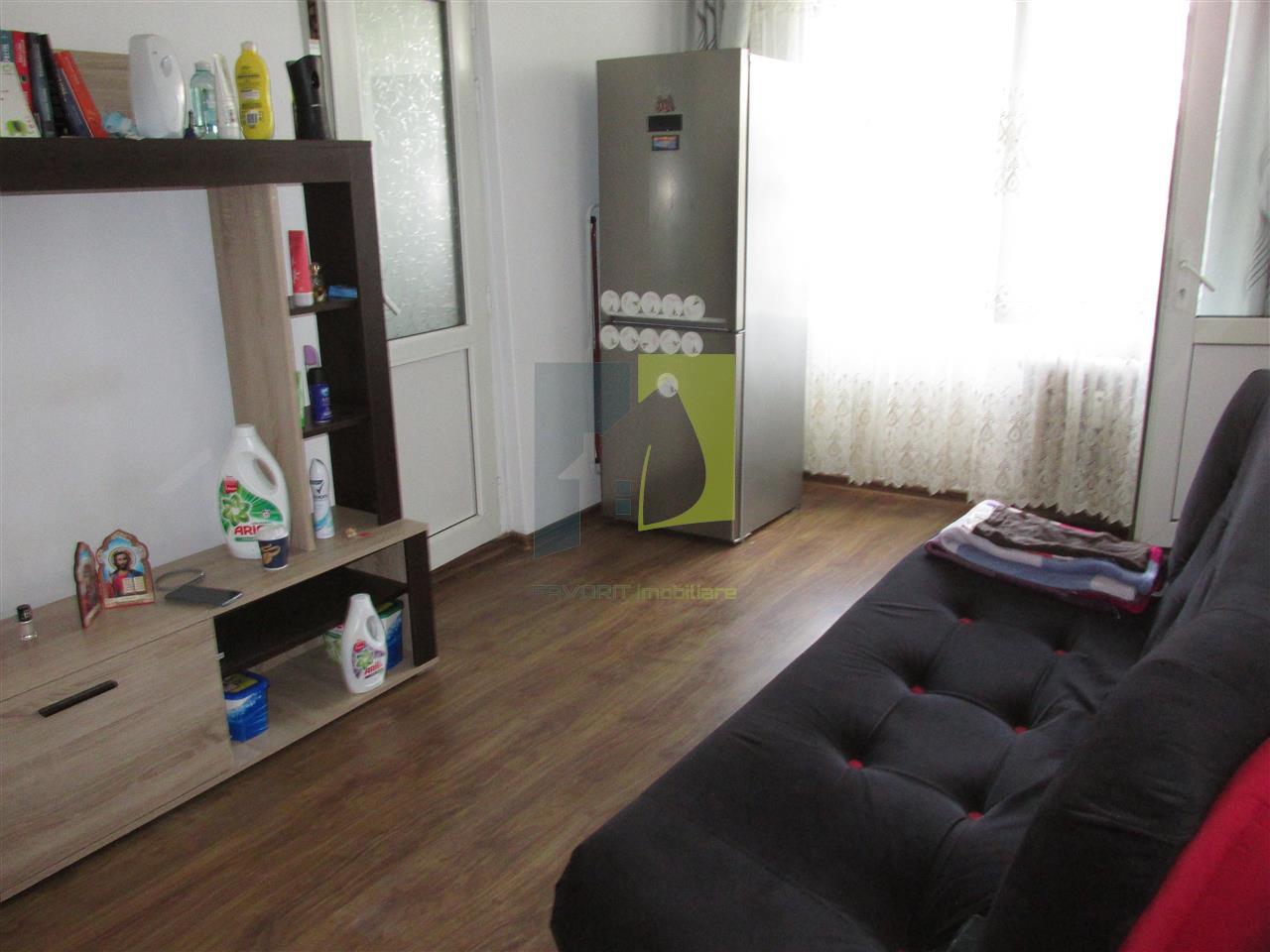 Apartament semidecomandat cu 2 camere